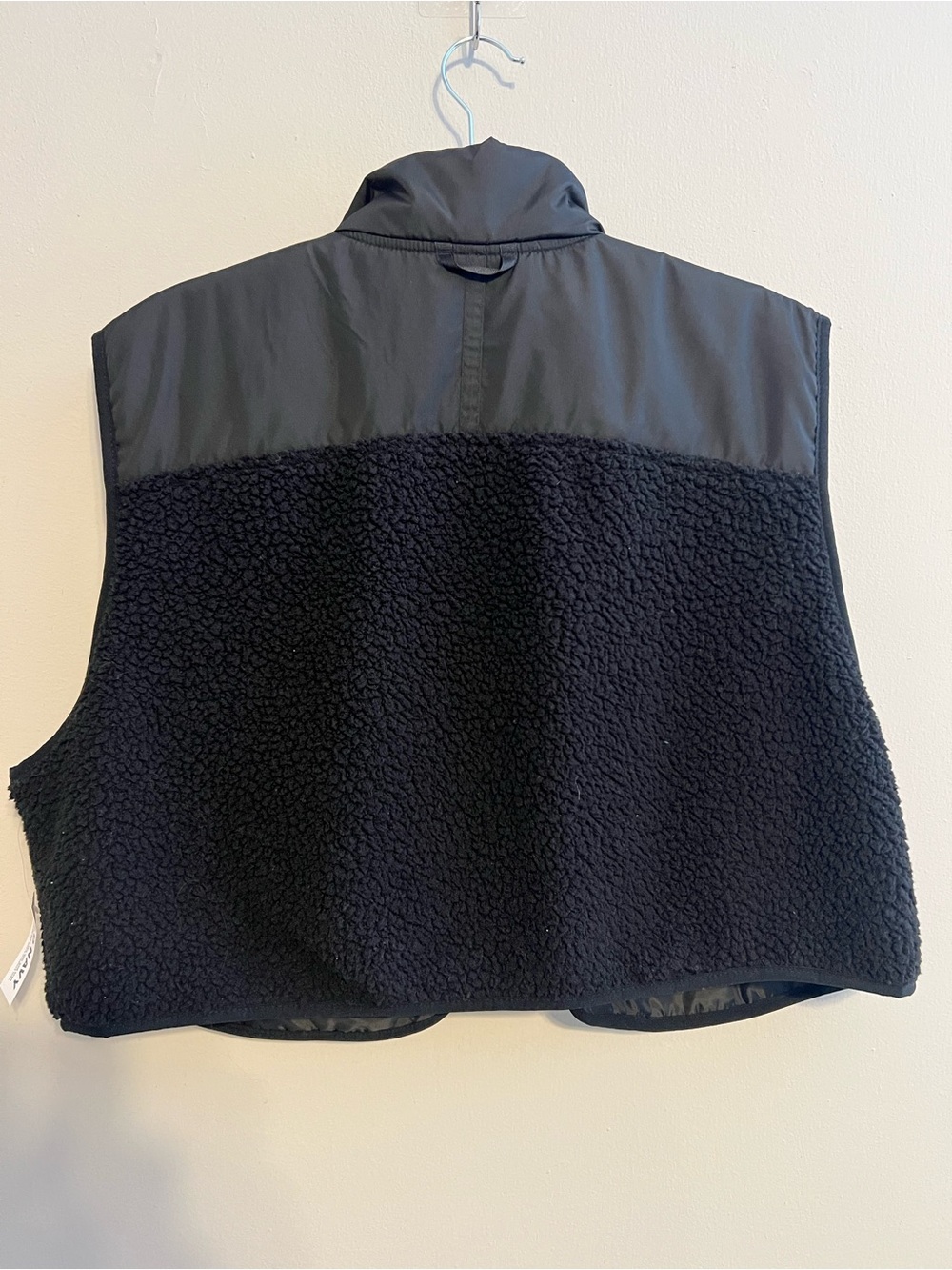 Old Navy Black Cropped Sherpa Vest with Quilted Accents | Women’s XL - Picture 2 of 5